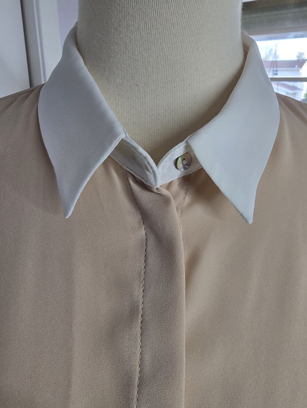 ZARA BASIC Colorblock Button-Front Blouse in Beige & Black, White Collar & Cuffs - Picture 2 of 12